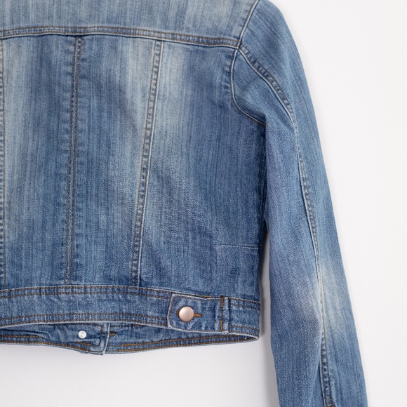 Small Cropped Jean Jacket - Picture 5 of 11